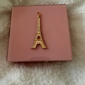 Elegant Gold Eiffel Tower Pendant